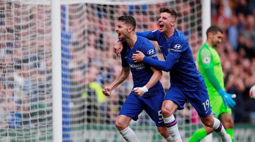 Chelsea'nin evinde yüzü güldü