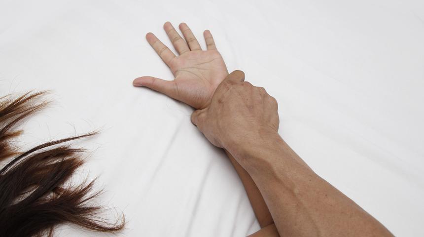 Korkunç iddia! 16 yaşındaki kıza alkol ve uyuşturucu verilip tecavüz edildi