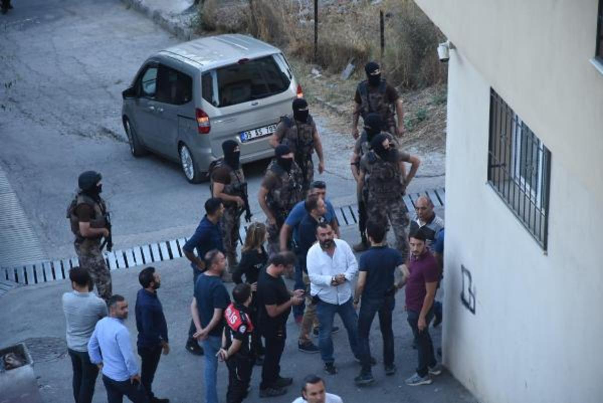 İzmir'de ortalık karıştı! &Ouml;zel harekat m&uuml;dahale etti