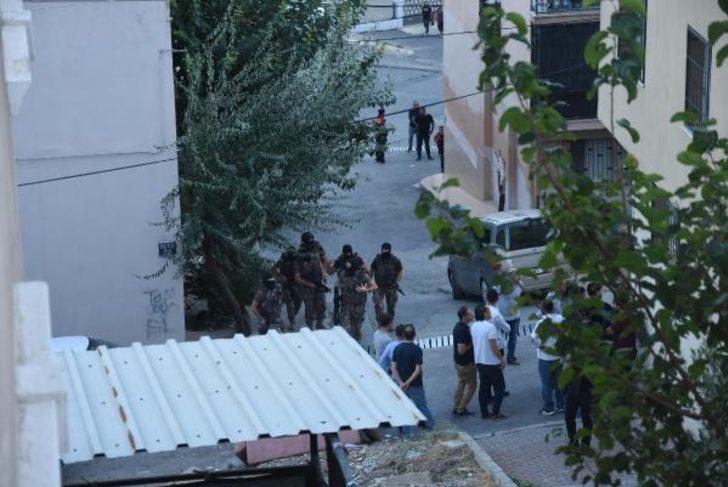 İzmir'de ortalık karıştı! Özel harekat müdahale etti G3