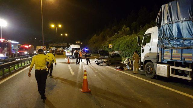 İzmit’te otoyolda zincirleme kaza: 3 ölü (1)