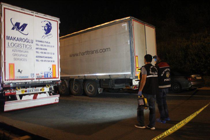 Kocaeli'de korkunç kaza! Annesinin cesedine kapanıp gözyaşı döktü! G4