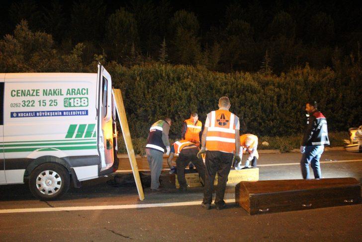 Kocaeli'de korkunç kaza! Annesinin cesedine kapanıp gözyaşı döktü! G5