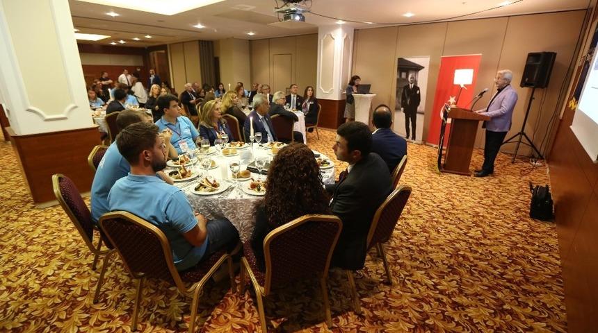 Başkan Turgay Erdem gen&ccedil;lerle deneyimlerini paylaştı