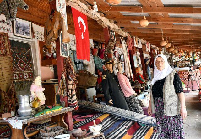 Gençlere geçmişi öğretmek için 5 bin eşyalı 'kültür evi' oluşturdu