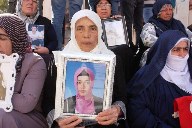 Annelerin HDP önündeki evlat nöbeti 27’nci gününde