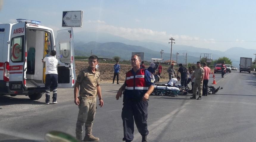 Erzin&rsquo;de motosiklet kazası: 3 yaralı