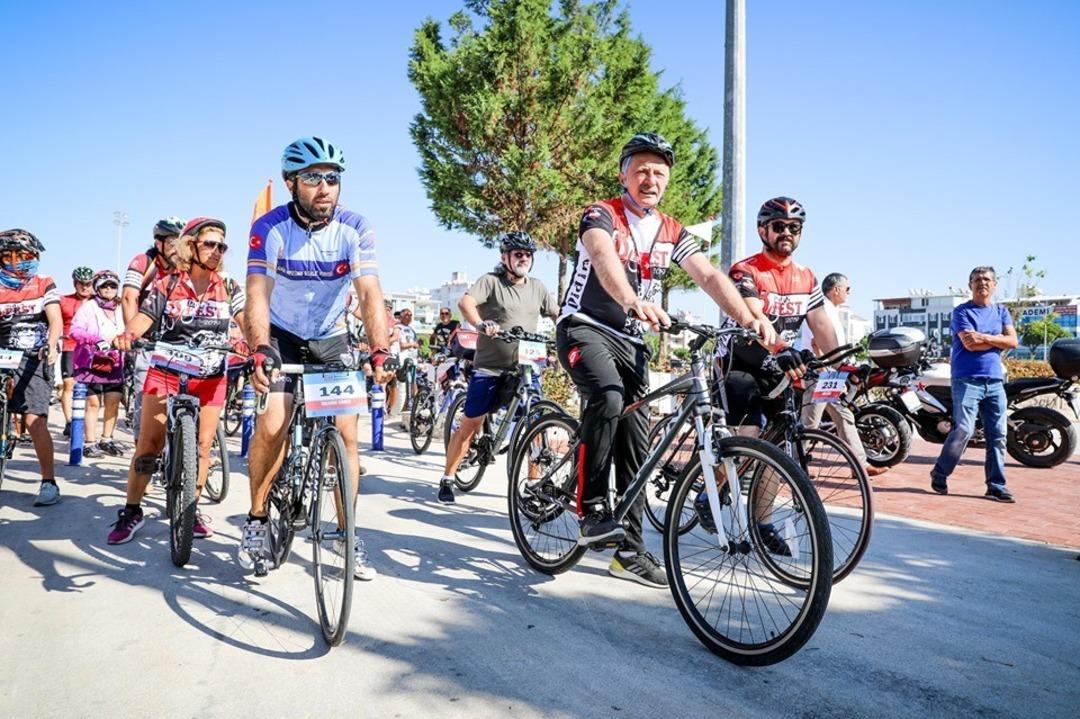 Didim bisiklete biniyor