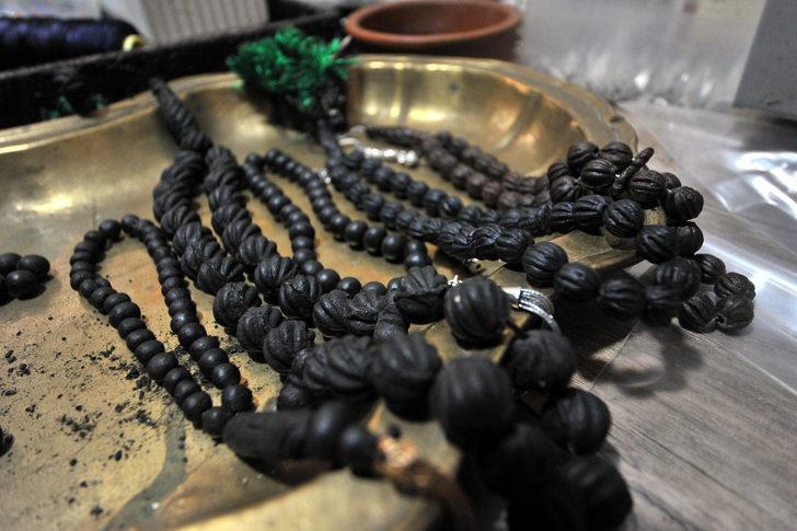 Balina kusmuğundan yapılan tesbihe sipariş yağıyor G4