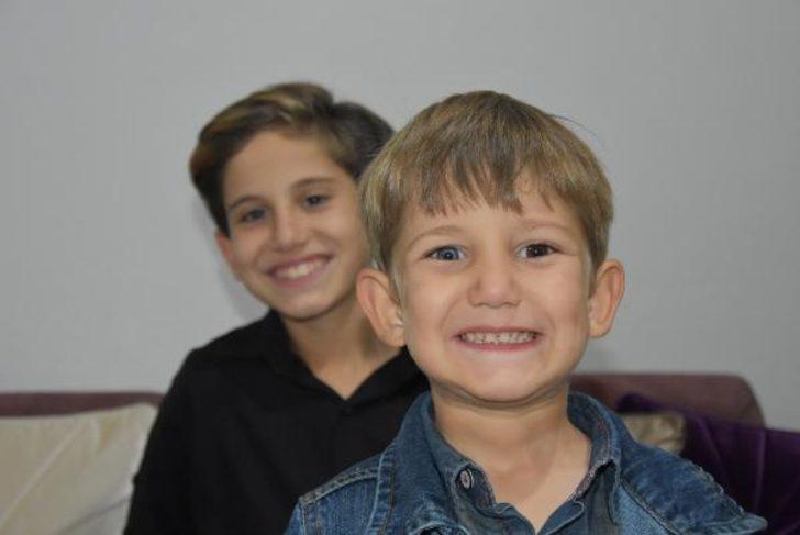 Bursa'da dünyaya iki farklı göz rengiyle bakan kardeşler görenleri şaşırtıyor G4