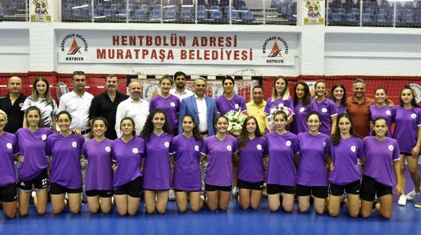 Kadın hentbol takımında hedef Süper Kupa