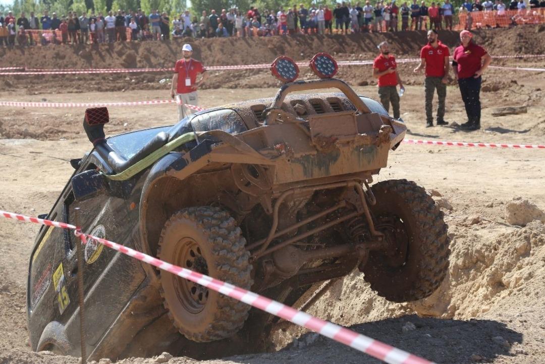 Off-Road yarışları nefes kesti