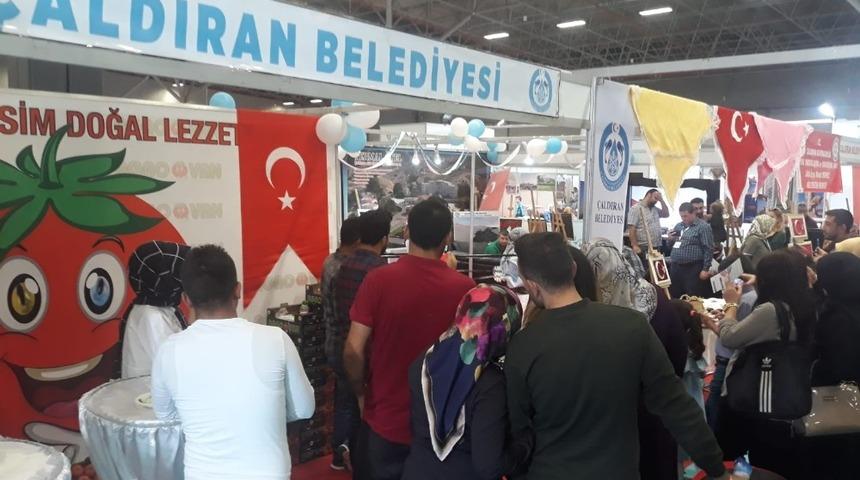 &Ccedil;aldıran Belediyesi standına yoğun ilgi