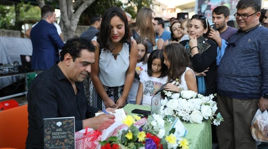 Ege, Menteşe&rsquo;de hayranlarıyla buluştu