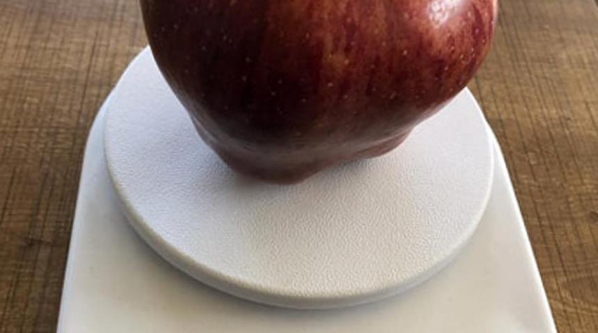 935 gramlık dev elma şaşırttı