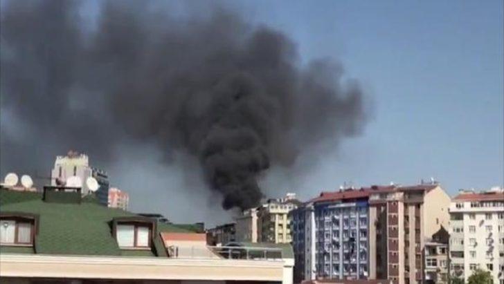 Şişli'de 5 katlı binanın çatı katında yangın!  G3