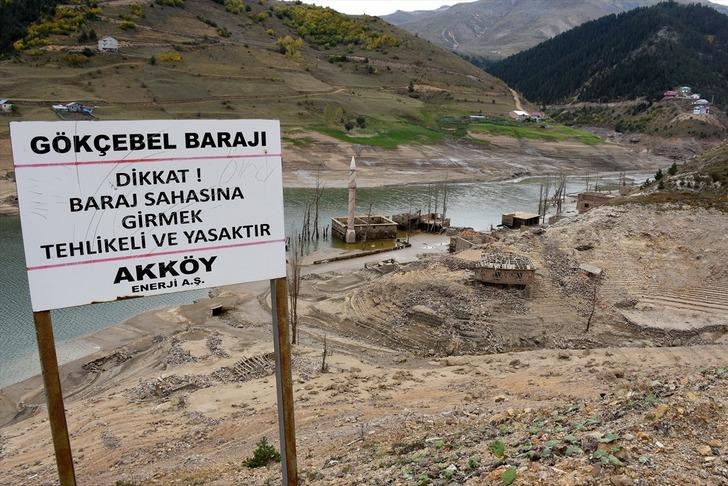 Baraj suları çekilince köy ortaya çıktı G2