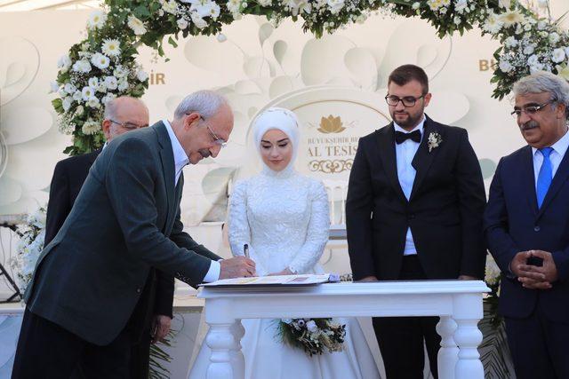 CHP Genel Başkanı Kılıçdaroğlu nikah şahidi oldu