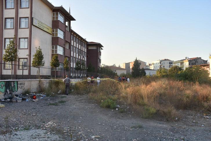 Okulun bahçesinde oyun oynayan çocuklar, ceset buldu G4