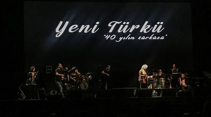 Yeni T&uuml;rk&uuml;'den 40. yıl &ouml;zel konseri