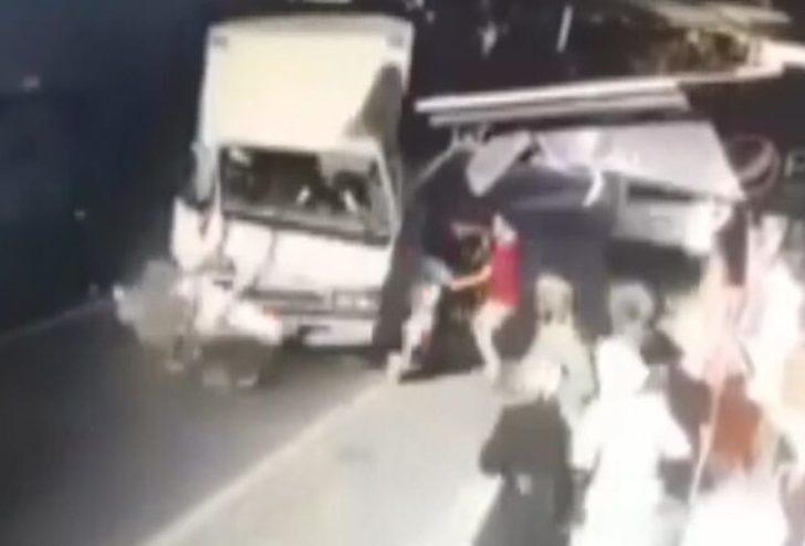 Bursa'da korkunç kaza kamerada! 5 kişiyi altına alıp markete daldı! G3