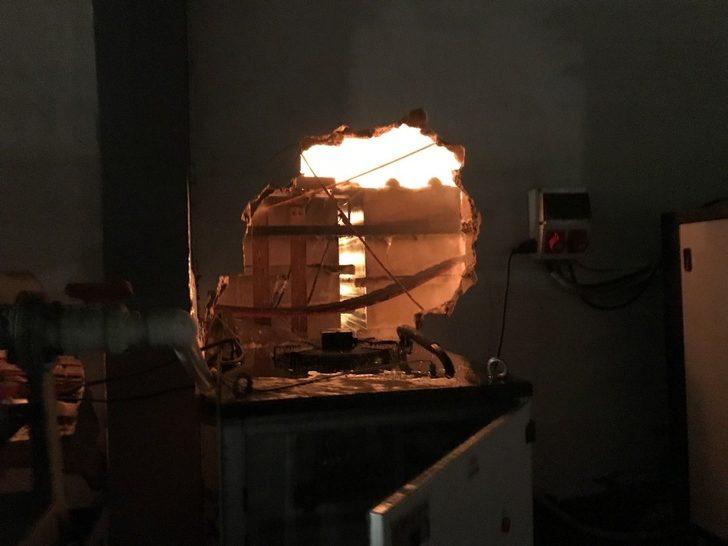 Manisa'da büyük yangın! Ekipler seferber oldu! G1