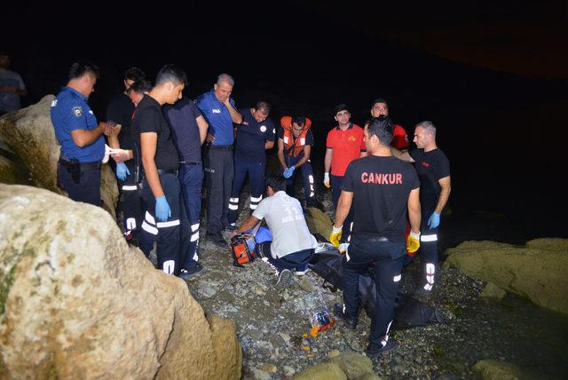 Gece yüzmek için girdiği baraj gölünde boğuldu