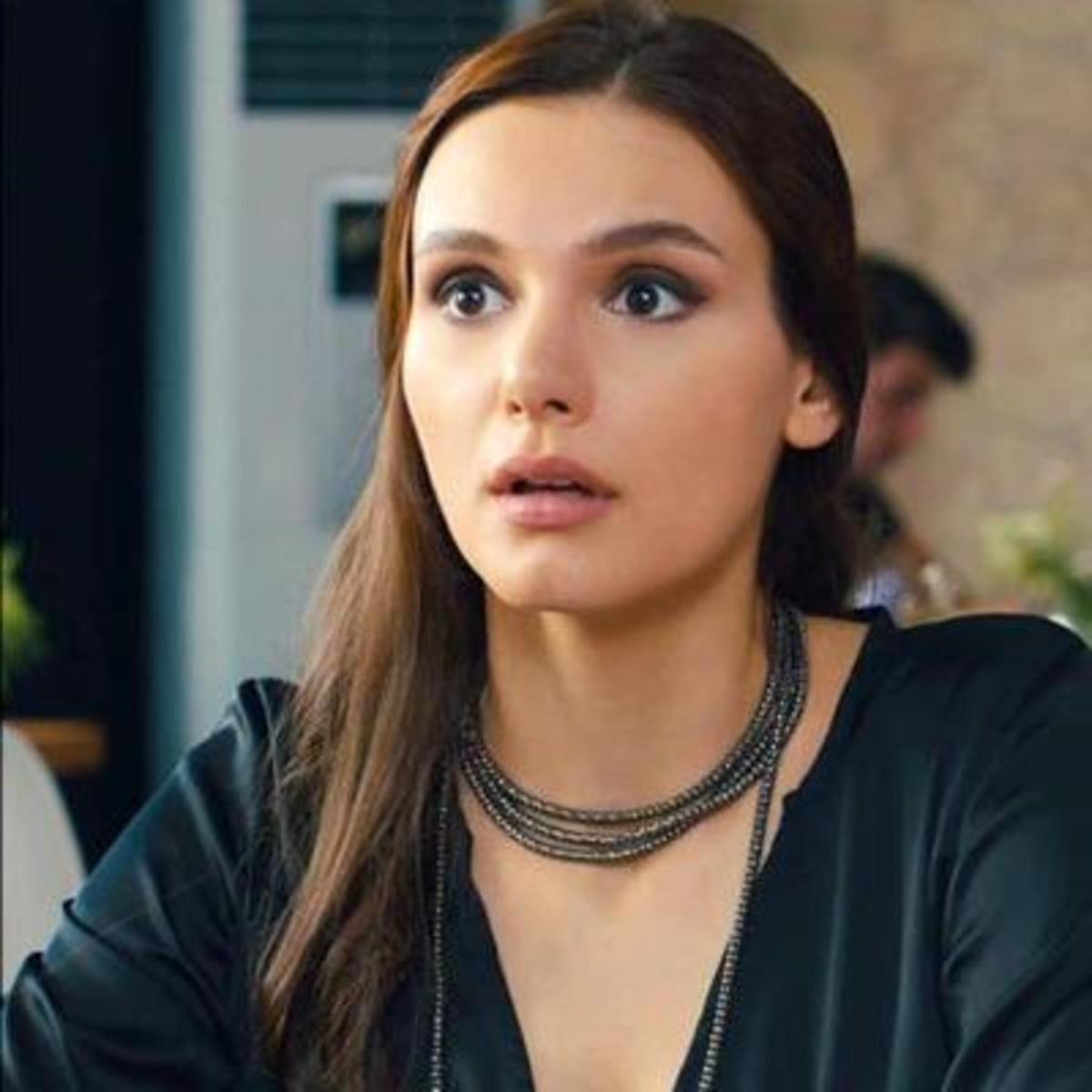 Ekranların g&uuml;zel oyuncusu Gonca Sarıyıldız estetik harikası &ccedil;ıktı!