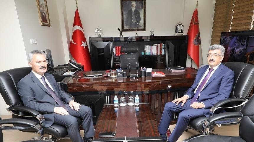 Vali Bilmez&rsquo;den Emniyet M&uuml;d&uuml;r&uuml; Karabağ&rsquo;a ziyaret