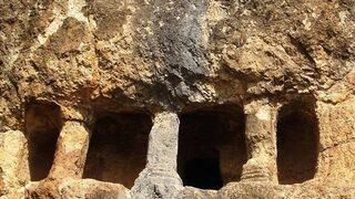 Kültür turu yapanlar bu topraklara bayılacaksınız! İşte 2 bin yıllık kaya mezarlar