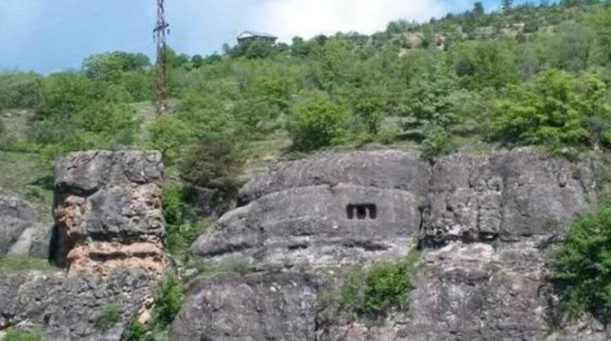 Ordu'da 2 bin yıllık kaya mezarları ilgi bekliyor