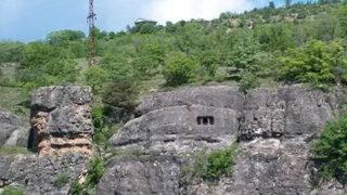 Ordu'da 2 bin yıllık kaya mezarları ilgi bekliyor
