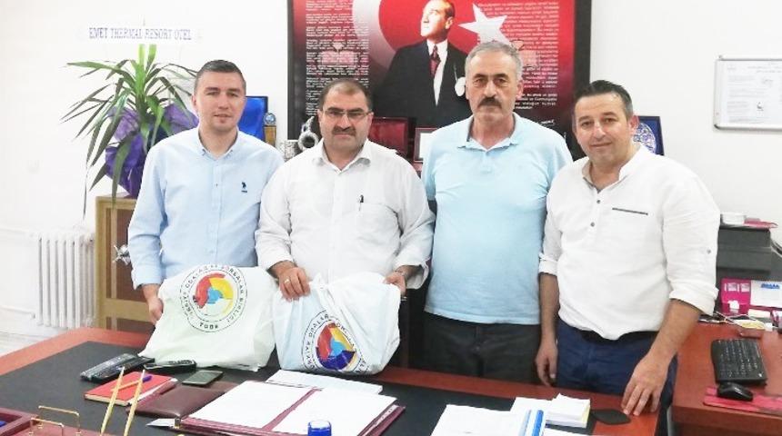860 &Ouml;ğrenciye kırtasiye yardımı yapıldı