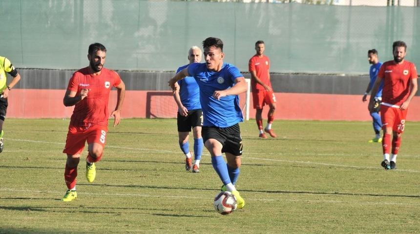 Karak&ouml;pr&uuml; Belediyespor zirve yarışını s&uuml;rd&uuml;r&uuml;yor