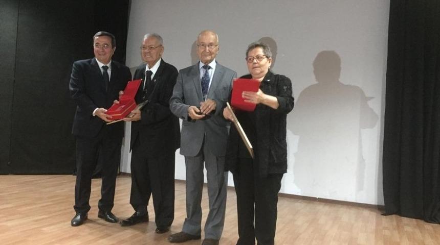 Şadan G&ouml;kovalı&rsquo;ya &rsquo;T&uuml;rk&ccedil;eye Emek&rsquo; &ouml;d&uuml;l&uuml; verildi