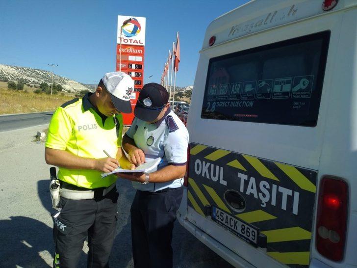 Selendi’de servis araçlarına sıkı denetim G5