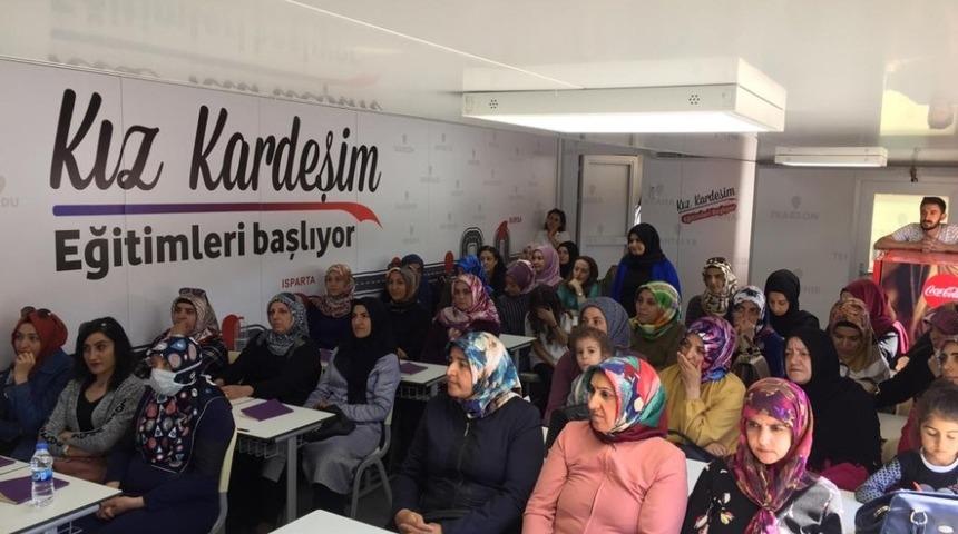 Elazığ&rsquo;da "Kız Kardeşim Eğitim TIR&rsquo;ı kadınlarla buluştu
