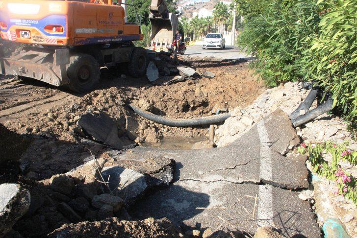 Bodrum'da patlayan isale hattı ortalığı savaş alanına çevirdi G4