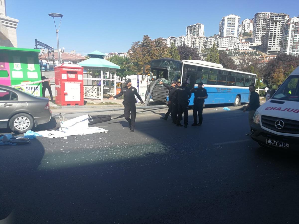 Ankara'da &ouml;zel halk otob&uuml;s&uuml; otob&uuml;s durağına girdi! Hayatını kaybedenler var