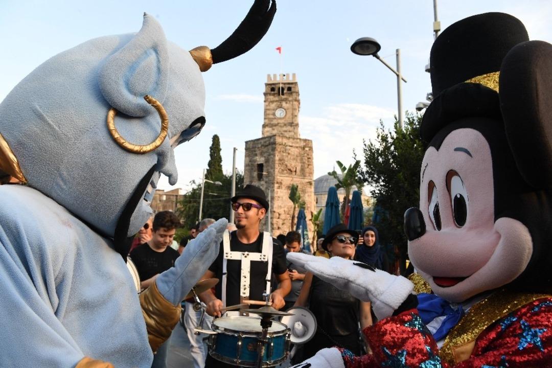 ATSO&rsquo;dan sokakta muhteşem gala