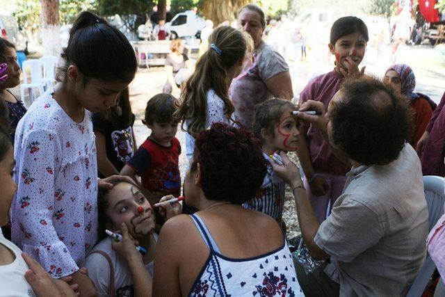 Kuşadası’daki Kadın ve Çocuk Şenliği yoğun ilgi gördü