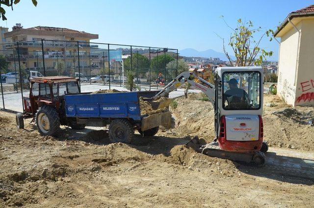 Kuşadası Belediyesi efsane futbolcu M.Yüksel Alkışlı’nın adını parka veriyor