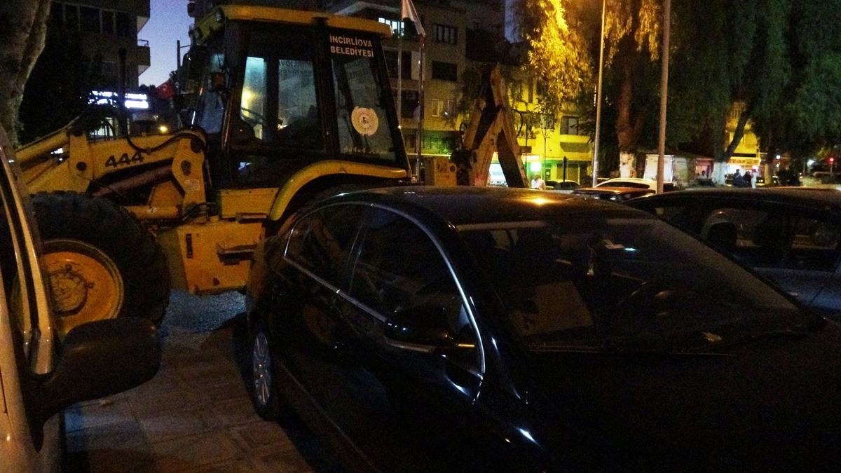 Haczedilmek istenen makam arabasını b&ouml;yle korudular