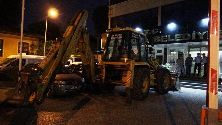 Haczedilmek istenen makam arabasını böyle korudular G3