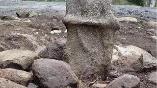 Arkeologlardan önemli buluş! Yarım metrelik penis heykeli