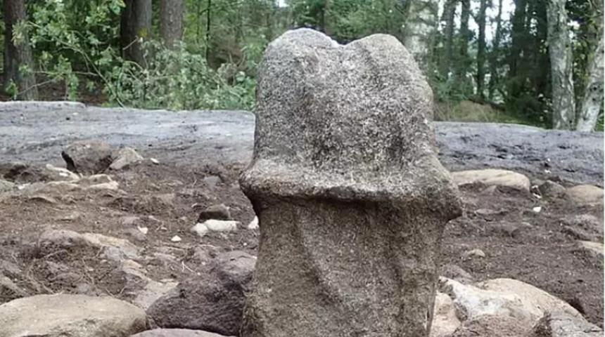 Arkeologlardan önemli buluş! Yarım metrelik penis heykeli