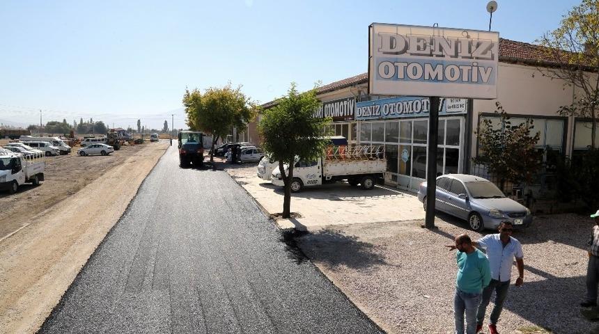Aksaray Belediyesi sıcak asfalt &ccedil;alışmalarını s&uuml;rd&uuml;r&uuml;yor