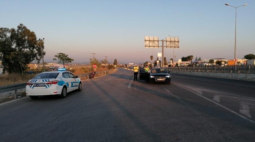 Motosiklet ile otomobil &ccedil;arpıştı: 2 yaralı