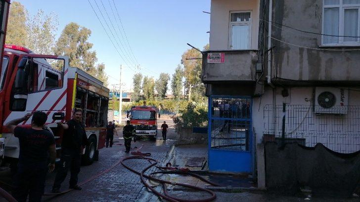 Kocaeli’de alev alev yanan çatı küle döndü G3