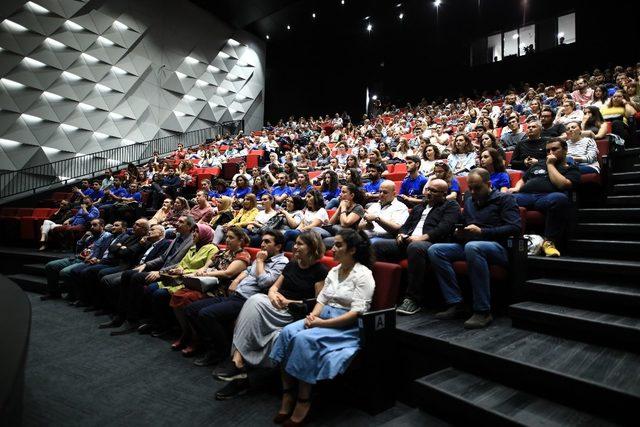 Büyükşehir tiyatrosu yeni sezona ‘merhaba’ dedi